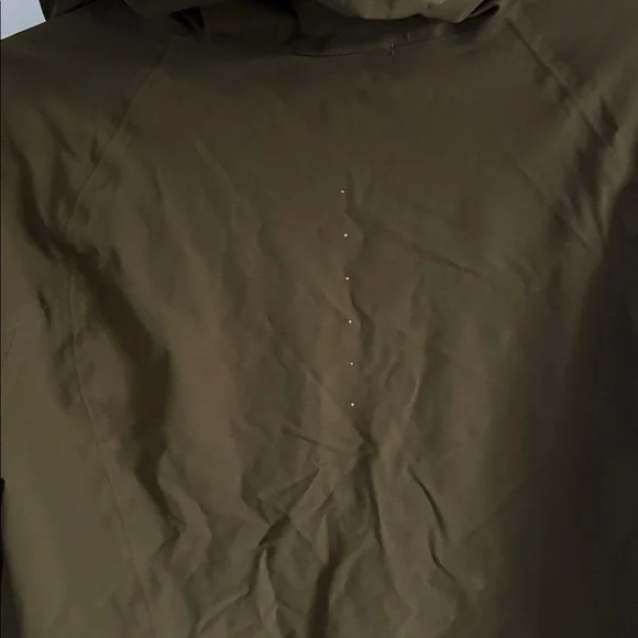lululemon athletica Olive Hooded Rain Jacket - Picture 5 of 5